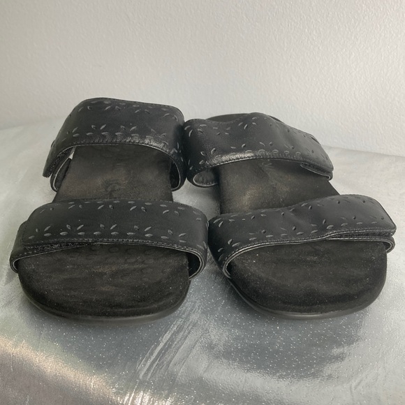Vionic Black Adjustable Velcro Slide Sandals Sz 9 - Picture 2 of 11